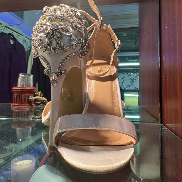 Stunning Embellished Ivory Wedding Heels - Picture 13 of 15